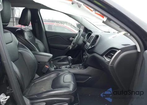 2019 Jeep Cherokee Latitude Plus 4X4 from USA, damaged, VIN 1C4PJMLB7KD302008